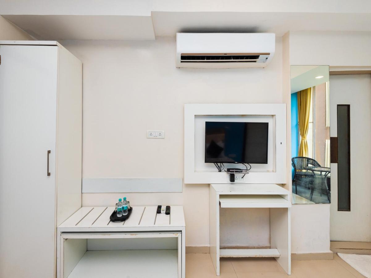 Hotel Aura - Near Malad Link Road Gorai Exterior photo